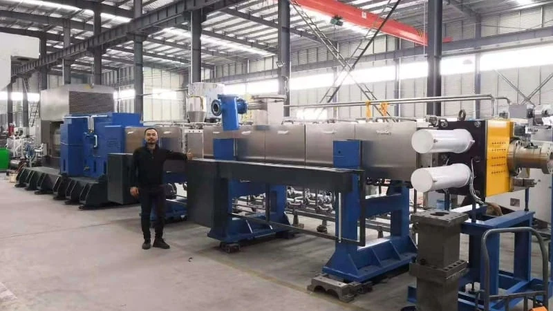 Montaje de la línea completa en la fábrica de USEON