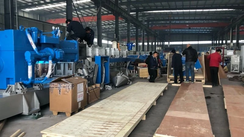 Desmontaje de la línea y embalaje en cajas de madera