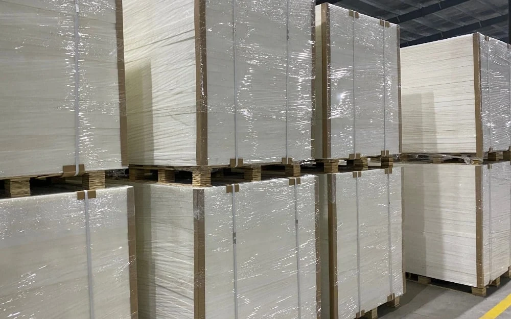 Bloques de placas de espuma de PET embalados