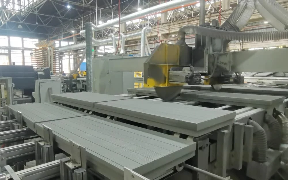 Graphite XPS foam boards on the line conveyor