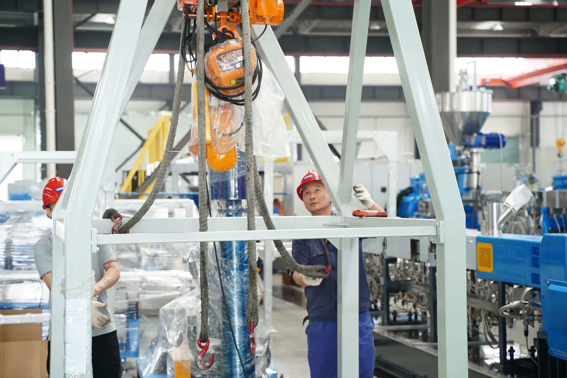 Gantry hoist on the assembly floor
