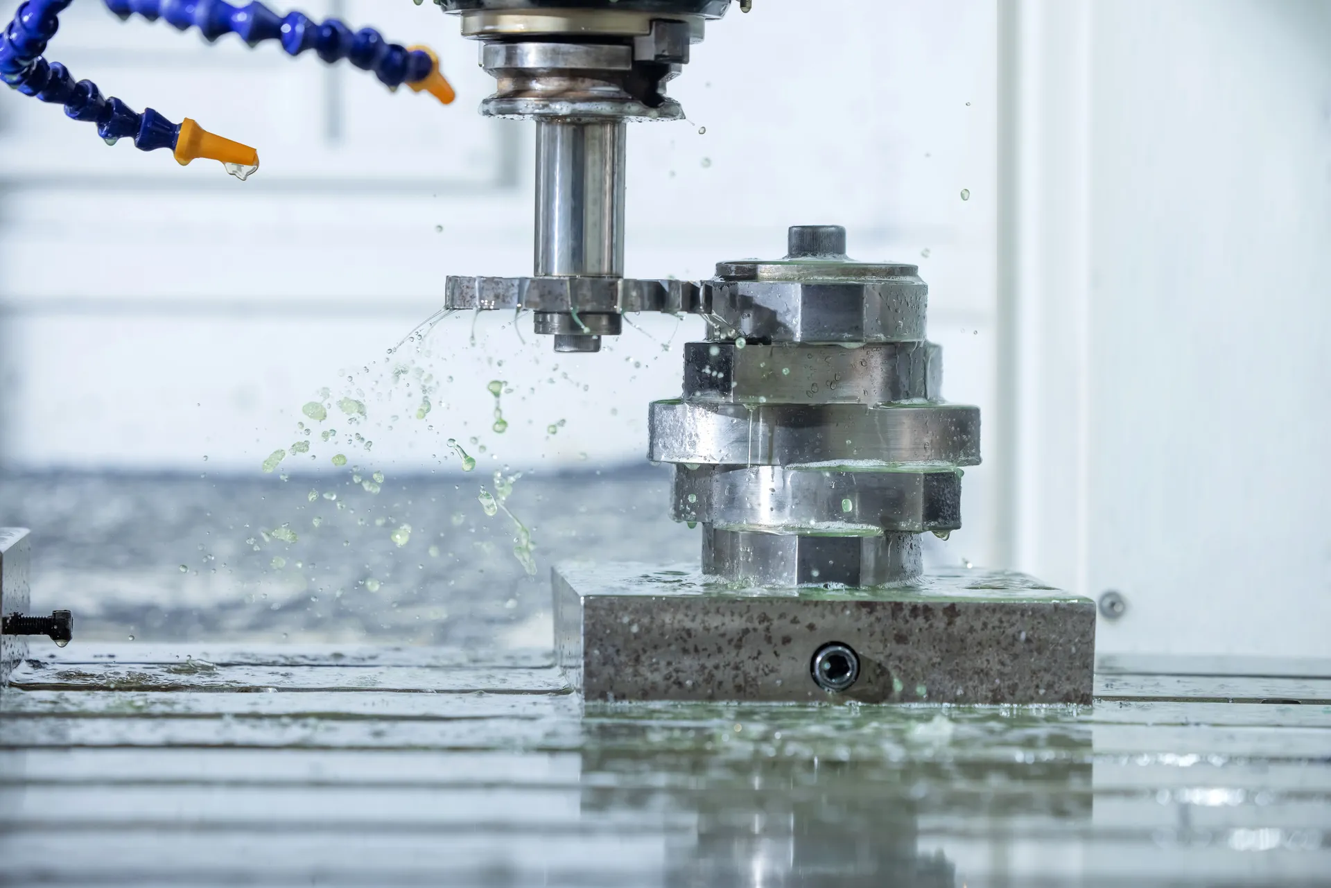 Finish-milling a kneading block on a machining centre